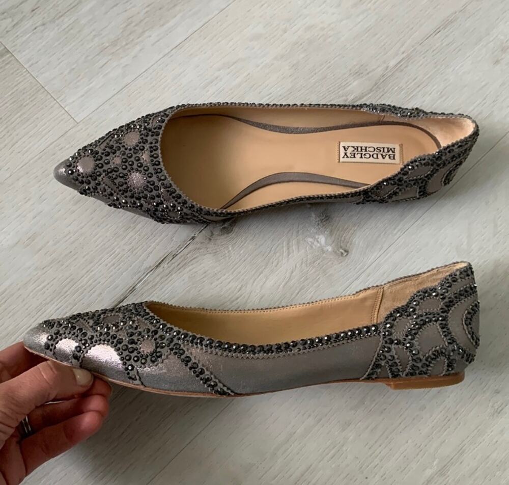 Badgley Mischka Gigi Pewter Crystal Pointed Toe Flat Shoes Size 7.5